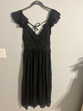 Francesca's Collections Black Shimmer Midi Dress with Ruffled Sleeves